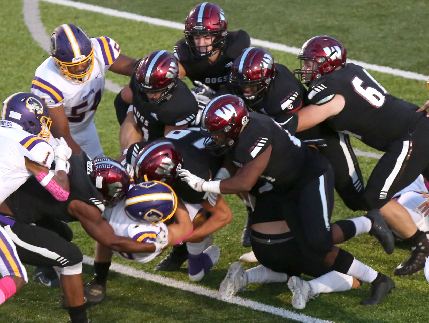 NuNu Clayton scores twice as 4A top-ranked Wagoner downs Bristow, 28-7